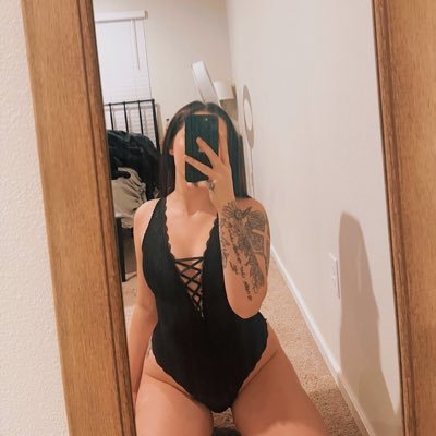 21:) Sub to my Onlyfans for FREE https://t.co/0PdQ9fWaAn 🤍 you can also find me on Feet Finder @cuteliltoes29 🤍