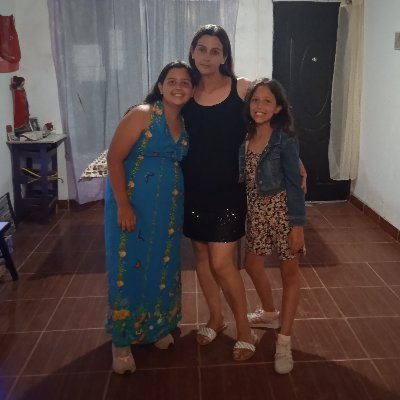 Naci en Argentina vivi 12 años alla luego me vine a vivir con mis padres a uruguay hace 19 años