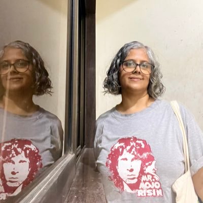 itsnotnit's profile picture. Professional communicator. Amateur ukulelist. Amateur hula hooper. Mommy to cats and plants.