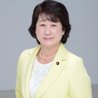 江戸川区議会議員4期。
元小学校教諭。
創価大学7期。