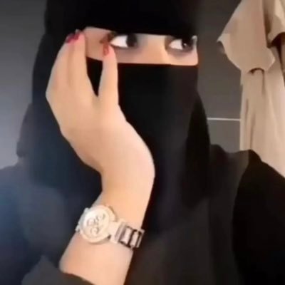 شاعرة تخلق شعوراً من قصيدة 📍اكثر الوقت الخاص مهمل نهائيا ⛔️ما اسامح من ينسخ ابياتي وينسبها لنفسه