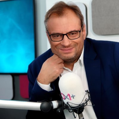 Éditorialiste sur BX1 / présent chaque jour de 7 à 9h  pour « Bonjour Bruxelles » et à 17h pour  « + d’actu ».   Le dimanche,  « connaissez-vous ? » a 18h30