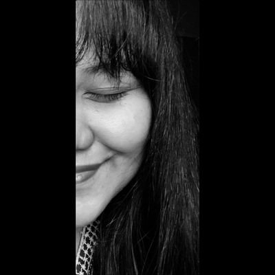 kdeclaro's profile picture. Your socially awkward tita. 🪨+I.