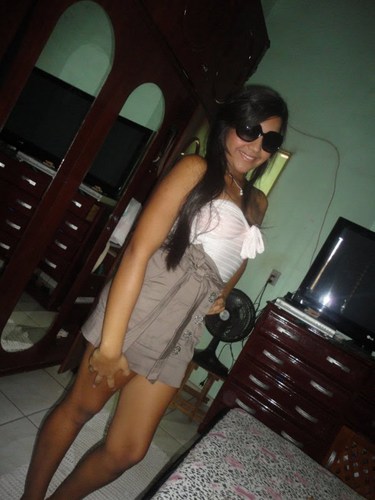 Brendamagalhas's profile picture. A menina que usava o all star tradicionall e uma bermuda brega,
mais que hoje solta seus cabelos e desfila pra causar inveja. :***