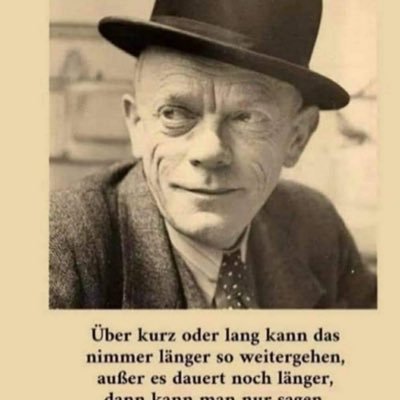 Manchmal frage ich mich ob wir von sehr klugen Menschen regiert werden, die uns zum Narren halten oder von Narren, die es ernst meinen. Mark Twain