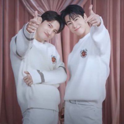 tvxq_yhcmluv's profile picture. only 윤호창민만 바라봅니다❣️