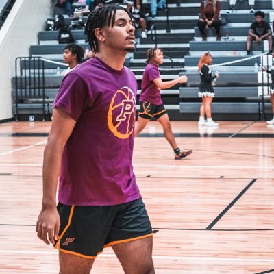 6’4 195lbs, C/O 23 CG  email: jaylonbasketball20@gmail.com