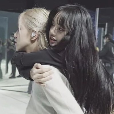 lisa and rosé only