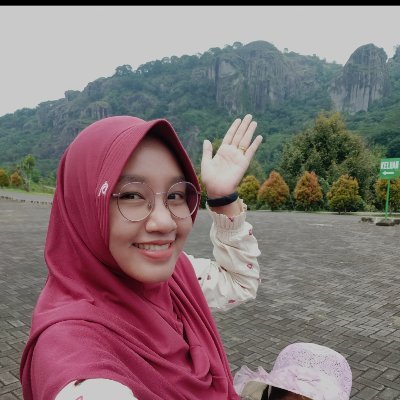 echymoo's profile picture. Bisnis perabotan rumah tangga nyambi jadi Apoteker 💸