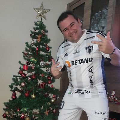 Atleticano, Prof. de Ed. Física, Especialista em Adm e Mkt Esportivo, corredor de rua, ciclista e goleiro.