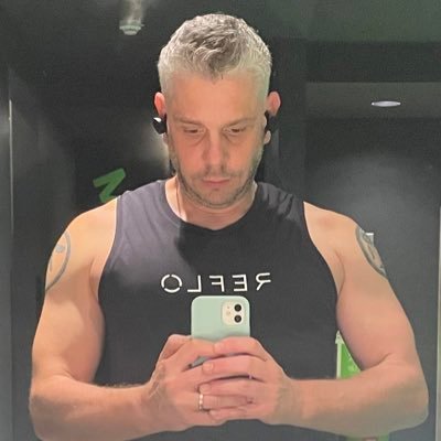 PedMillichamp's profile picture. Dad. Gooner. Vinyl junkie. Coffee fiend. Gym wannabe.