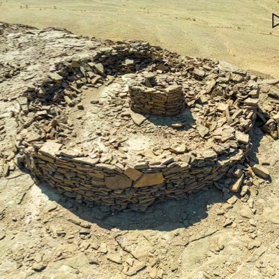 الآثار و المنشآت الحجرية القديمة في السعودية العظمى 🇸🇦 Ancient Structures around Saudi Arabia #مذيلات #نقوش #منشآت_حجرية #آثار @ibraheiem