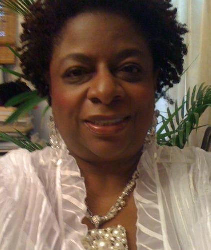 I am the owner of Diva make-up artistry and Image consulting. I design jewelry and coutour hand-knitted items.