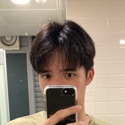 dying in university never felt so fun 5/8 semesters done 🌽 2025 PLS BE MY YEAR