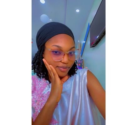 1 PET 2:9✨🌹
CHRISTIAN CREATIVE
I LIVE FOR CHRIST🌹
.
Leo || Music || Fashion
Creative Director of @lumih_collection @lumihfashionplace