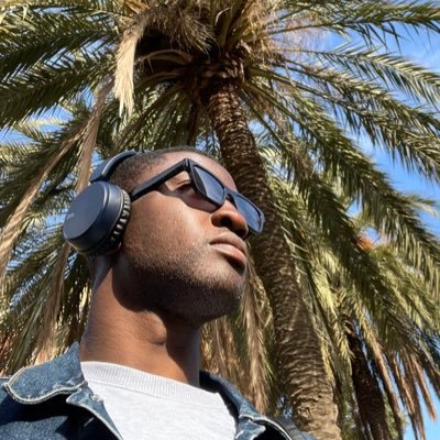 alaomide's profile picture. Pounded Yam, Egusi and Henny for breakfast always.