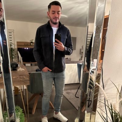 DaWeCa19's profile picture. 