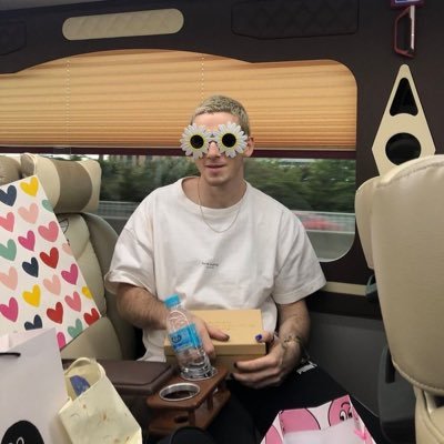 recklessxbrina's profile picture. fan account • she/her