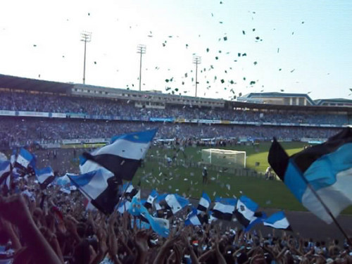 SOU IMORTAL TORCEDOR, EM DIA DE JOGO, SE TU QUERES ME ENCONTRAR, É SÓ NA ARENA PROCURAR
