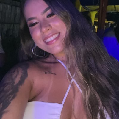 CamilaPontes00's profile picture. 