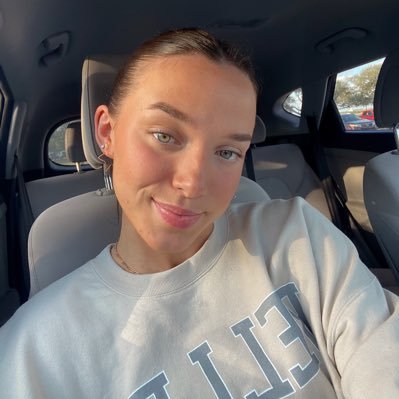 kat_mcelaney's profile picture. 