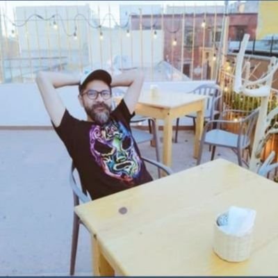 Ivanregates's profile picture. No sé qué es un quinto partido porque soy mexicano. Nótese el sarcasmo, la ironía y la seriedad del tema. Maestría en economía, doctorado en dolor. IG @iregates