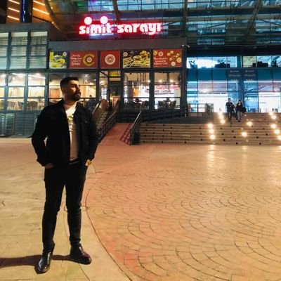 Kırmızı aşk 'ın ❤️ siyah ise yaşamın rengidir.❤️Kırmızı aşk 'ın ❤️ siyah ise yaşamın rengidir.❤️🖤