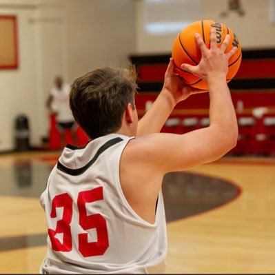 6’3” 195lb Shooting Guard / #35 @ Lagrange college, class of 2026