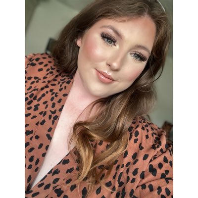 _annamonk's profile picture. 