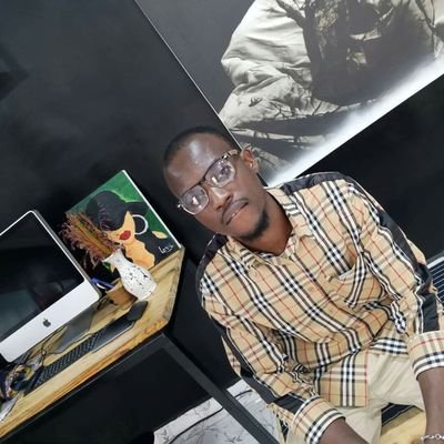emani23_'s profile picture. 💻 BEng 
😎🔌🖨️🖥️Brand_Designer & Illustrator
💰🧑‍💻AI/Software Engineer
