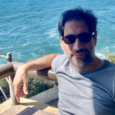 fveas's profile picture. Periodista