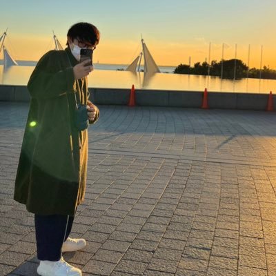 初めまして!
昨年11月よりHotel’sでキッチンスタッフとして働いてるなおとと申します!前職はメーカーでサラリーマンをしており、飲食はほとんど未経験ですがお客様に美味しい料理と笑顔を届けたい気持ちは人一倍です!是非ともよろしくお願い致します!!