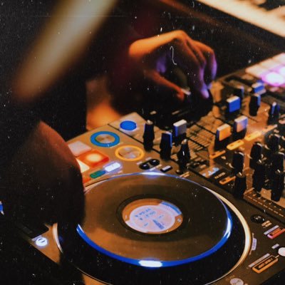 DJ | SOLID SOUNDS®️ | #NSGT$ | MGMT 4 @jonxrambo & @reggiebanard | @krrw__ REP | the plug & the connect | #stayALERT 🦅