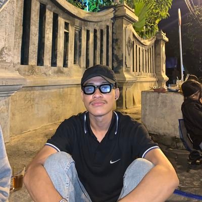 ary4resta's profile picture. tidak melemah, tidak berubah