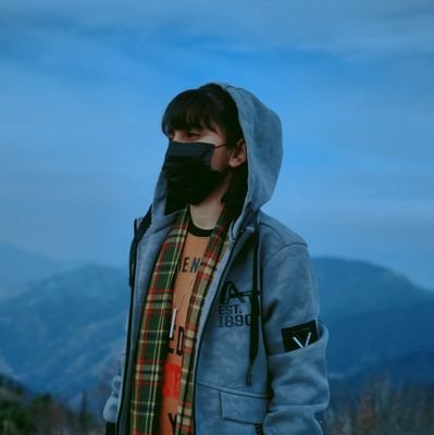 Firstula_169's profile picture. 𝑺𝑰𝑴𝑺 24' 🇵🇰 𝕊𝕞𝕒𝕝𝕝 𝕥𝕠𝕨𝕟 𝕘𝕚𝕣𝕝 𝕚𝕟 𝕒 𝕓𝕚𝕘 𝕒𝕣𝕔𝕒𝕕𝕖.