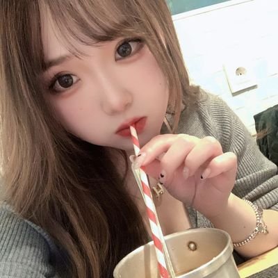 nhjtttuihbjnyuk's profile picture. 