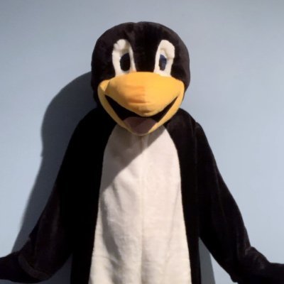PenguPengu7601's profile picture. 🇺🇸  SoCal | M 24 | Amateur "mascot" 🐧| dm friendly