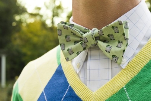 Theres nothing preppier than a bow tie, pearls, argyle, and a golf club. Our tweets speak for themselves. #PreppyGolfProblems preppygolfproblems@yahoo.com