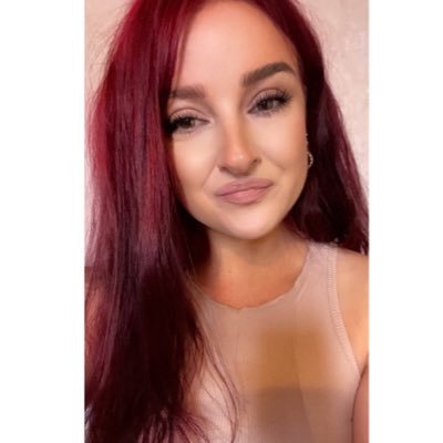 k1era_'s profile picture. 💚🥝 🧚🏼🍭🦖