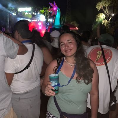 Não faço ideia do que escrever aqui. 🤷♀️ Respeitinho à mãe
ig: margarida.sergio_ ✨