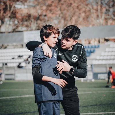 📍MENORCA - BARCELONA 👨🏽💻 UOC - Comunicación 📱 CM en @aeprat1945 🏟 Coordinador en @aeprat1945 ⚽️ UEFA B @teamb_football