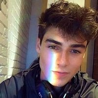 Léo (@leo_dbs_) 's Twitter Profile