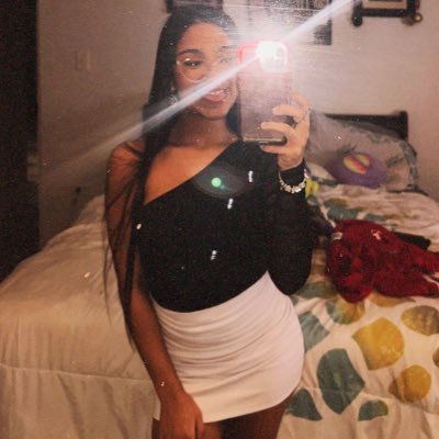 diabla_0908's profile picture. Have Courage & be Kind 🌸🪐 // IG - @del_mar09