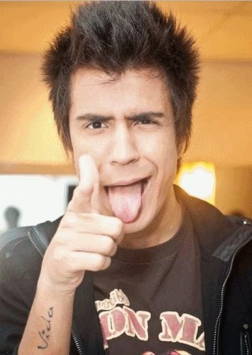 E eu sei que você sempre será a minha melhor escolha! Eu vou te esperar, por quanto tempo for preciso, meu super herói @pelurestart Since: 14/02/2011