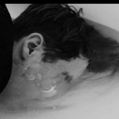 sfr_who's profile picture. Kafayı yemiş düşler.