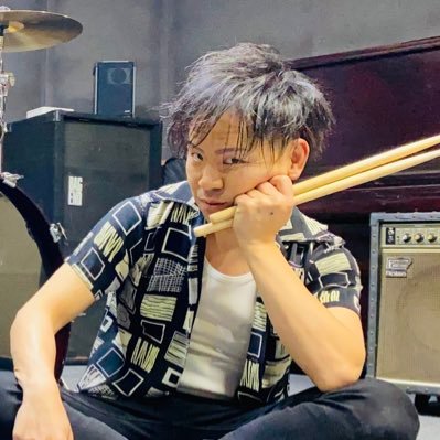 無所属・アマチュア・我流でドラム叩いてます🥁好きなとき、好きな曲を、好きな様に叩きます🤘💦あとDIYも趣味です🛠沢山の人と仲良くなりたいのでフォローよろしくです😉✨興味あればYouTube観て下さーい👇👇👇