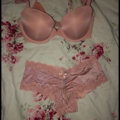 bellasx15's profile picture. mujeres hermosas de todo el mundo en lenceria o bikini puedes enviar tus aportes de tangas usadas o lenceria 👙👙👙👙👙