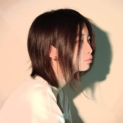 mapleya3's profile picture. 最大的興趣是妄想，最喜歡做的是畫畫，願望是成為正常人類
現階段願望是活著就好