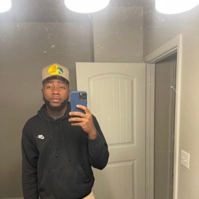 kadb__'s profile picture. 