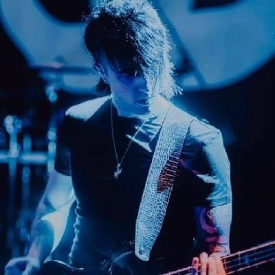 daily photos of @lonnyeagleton from black veil brides  || lonny follows | minor